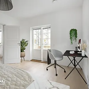 charming-townhouse-in-unique-historical-area.find-stockholm-hotels.com/